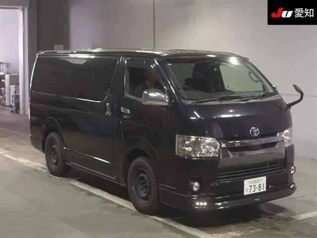 TOYOTA HIACE — фото