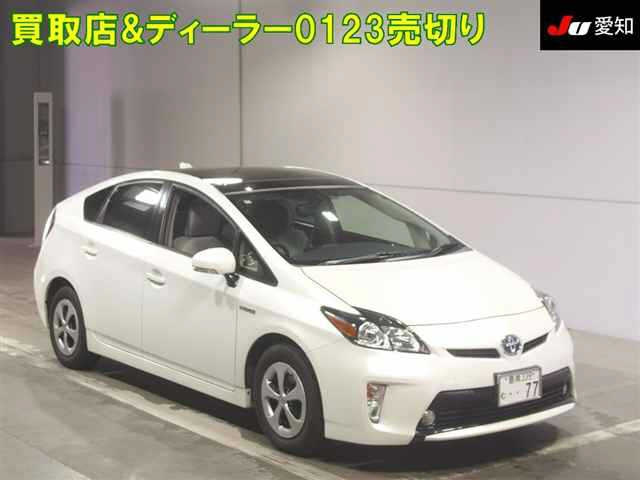 TOYOTA PRIUS — фото