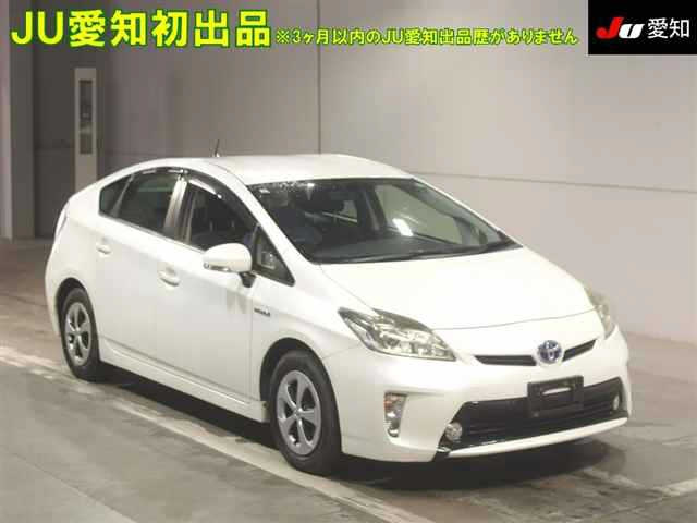 TOYOTA PRIUS — фото