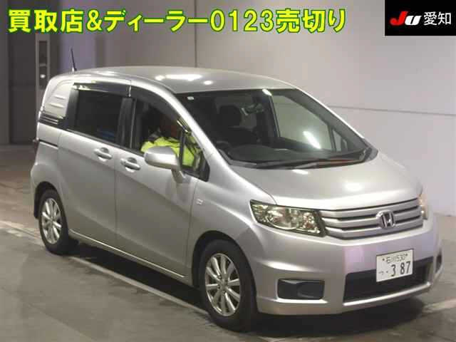 HONDA FREED — фото