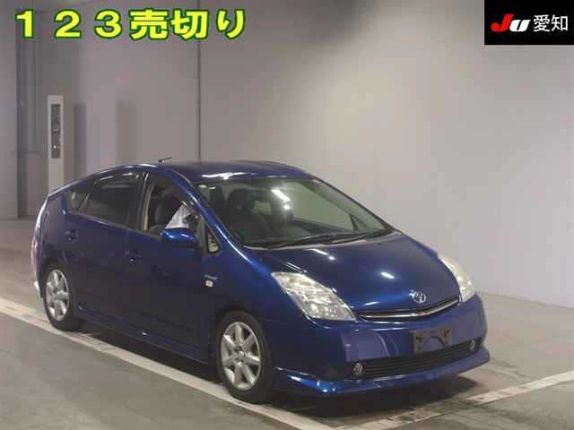 TOYOTA PRIUS — фото