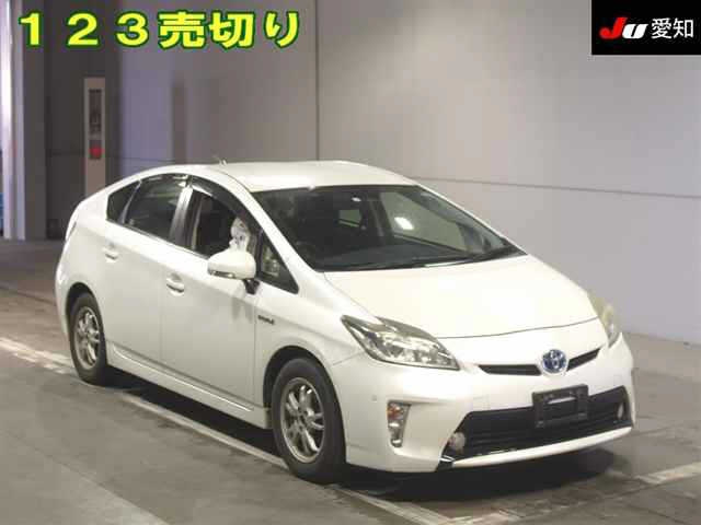 TOYOTA PRIUS — фото