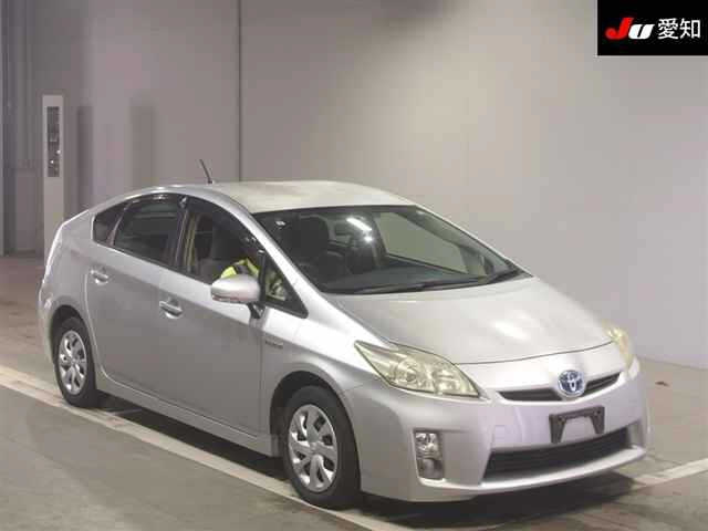 TOYOTA PRIUS — фото