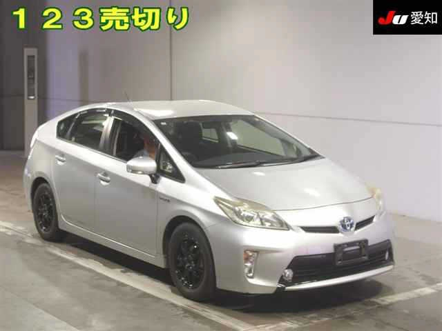 TOYOTA PRIUS — фото