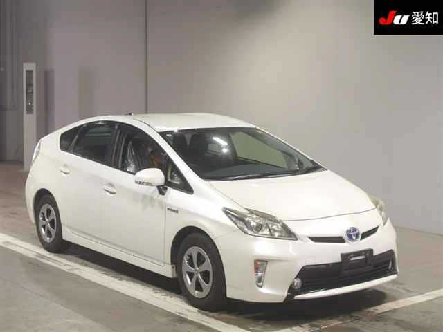 TOYOTA PRIUS — фото