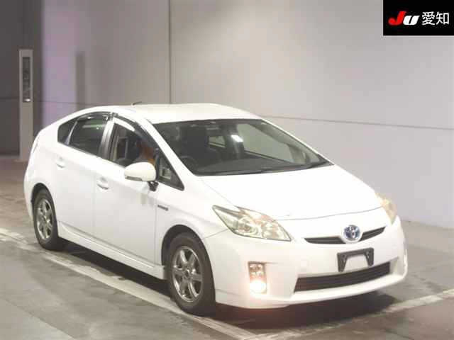 TOYOTA PRIUS — фото