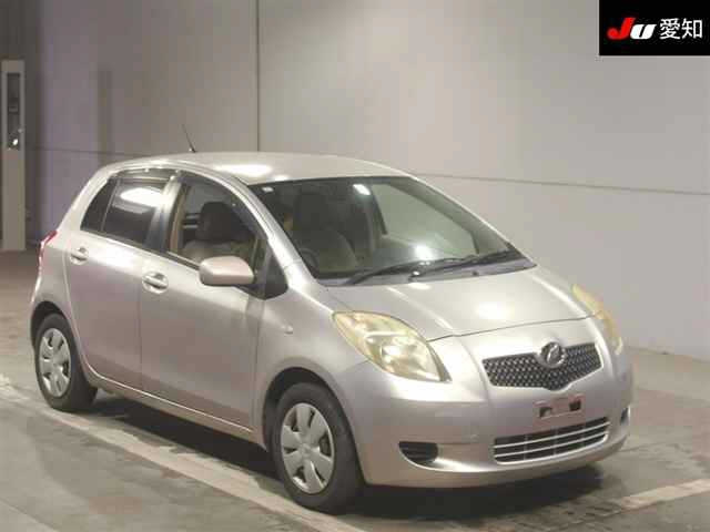 TOYOTA VITZ — фото