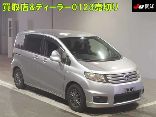 HONDA FREED — фото
