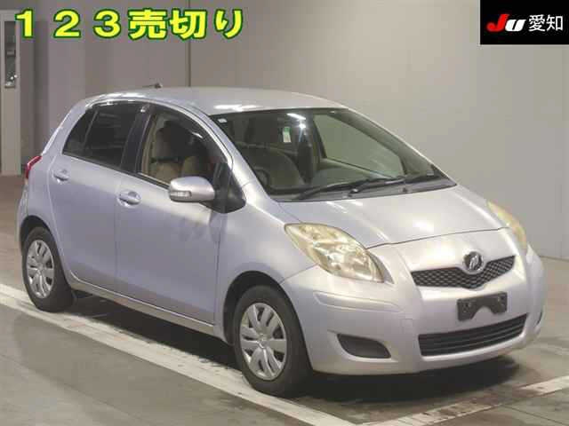 TOYOTA VITZ — фото