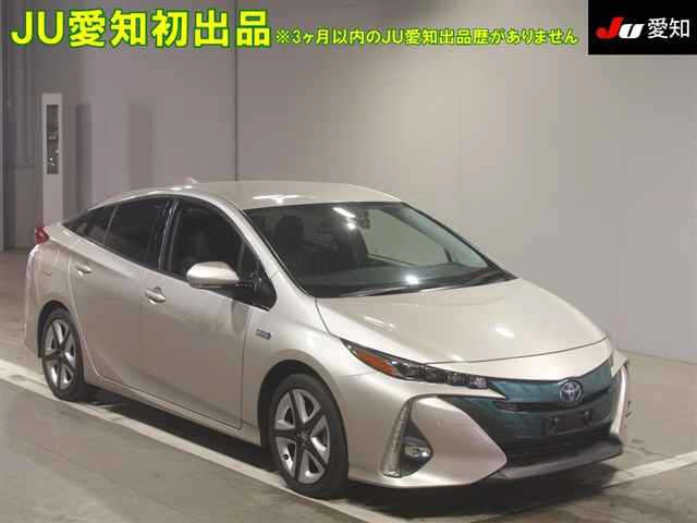 TOYOTA PRIUS — фото