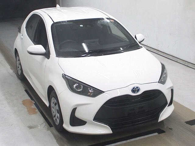 TOYOTA YARIS — фото