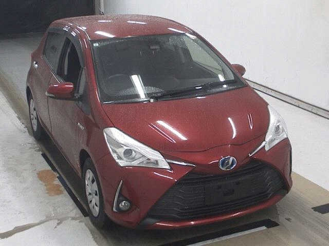 TOYOTA VITZ — фото