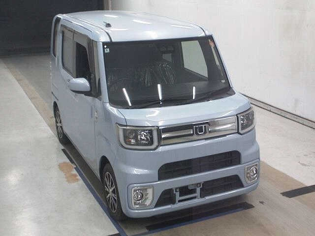 DAIHATSU WAKE — фото