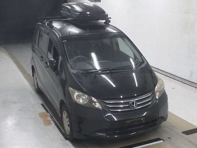 HONDA FREED — фото