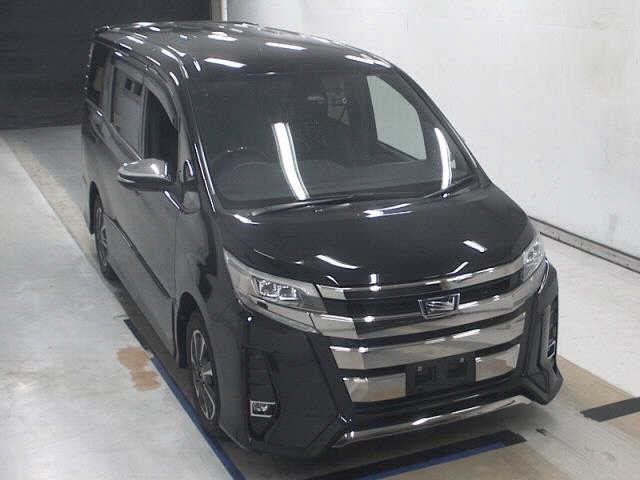 TOYOTA NOAH — фото