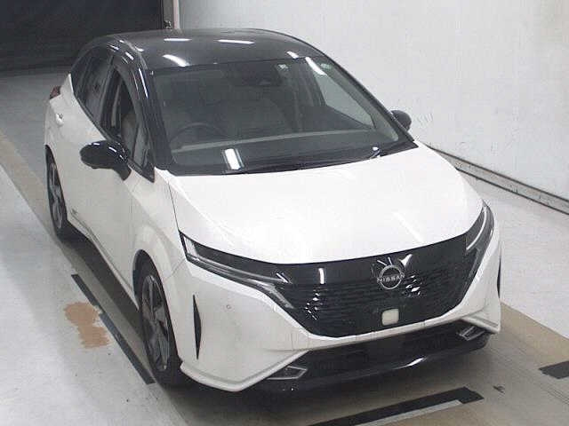 NISSAN AURA — фото