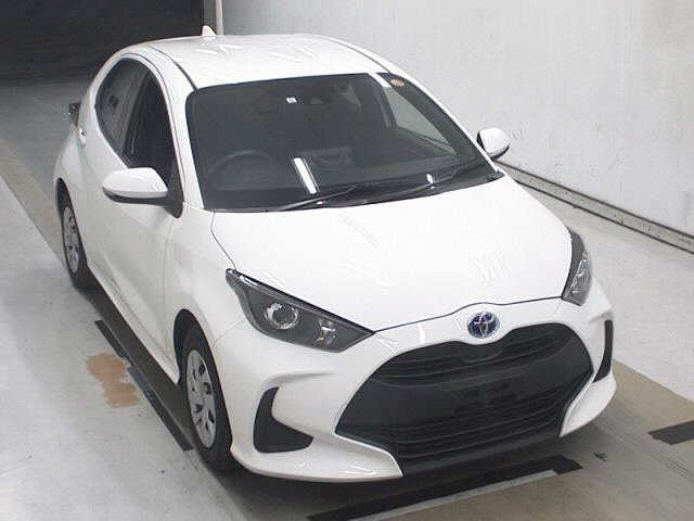 TOYOTA YARIS — фото