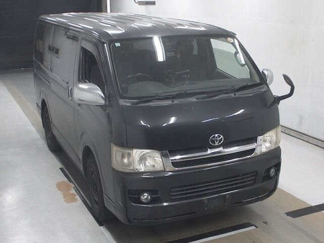 TOYOTA HIACE — фото