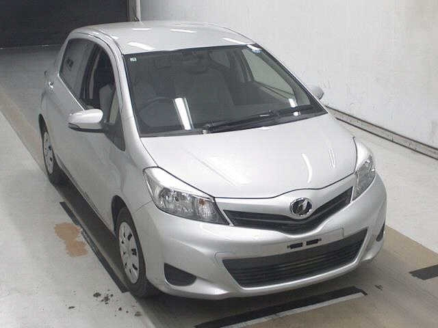 TOYOTA VITZ — фото