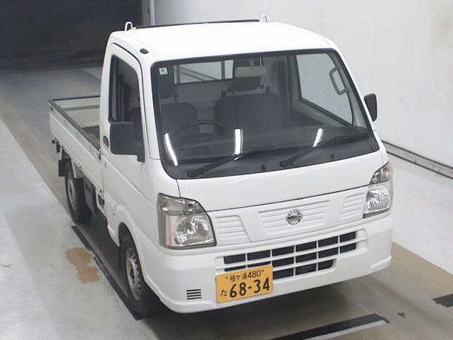NISSAN CLIPPER — фото