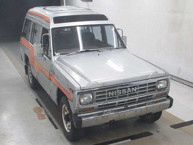 NISSAN SAFARI — фото
