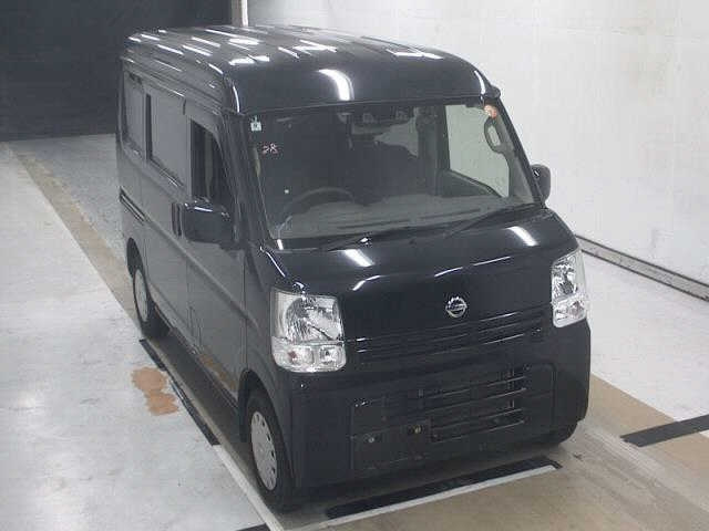 NISSAN CLIPPER — фото
