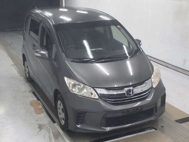 HONDA FREED — фото