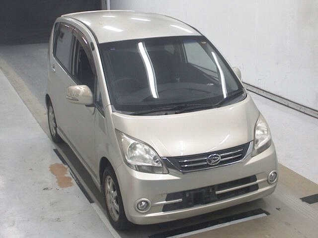 DAIHATSU MOVE — фото