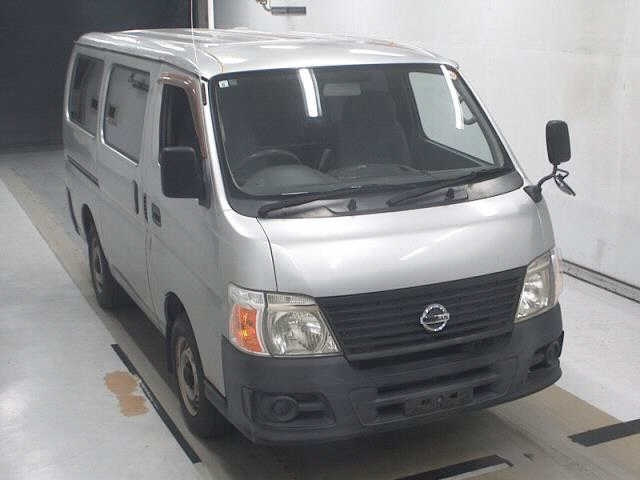 NISSAN CARAVAN — фото