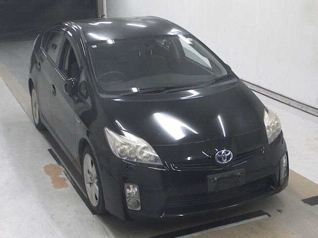 TOYOTA PRIUS — фото