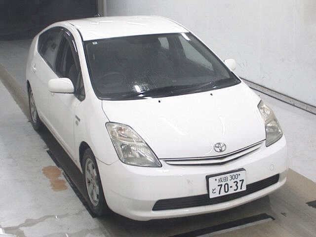 TOYOTA PRIUS — фото