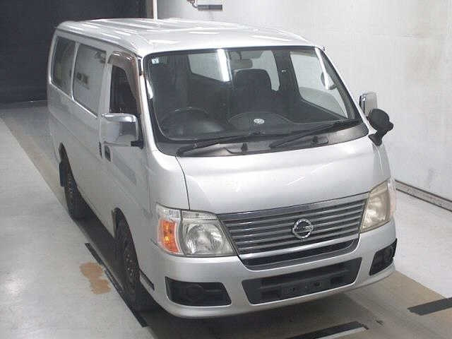 NISSAN CARAVAN — фото