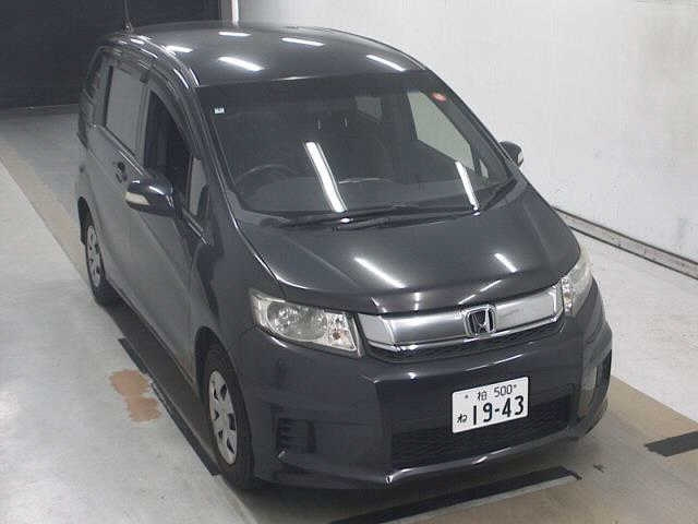 HONDA FREED SPIKE