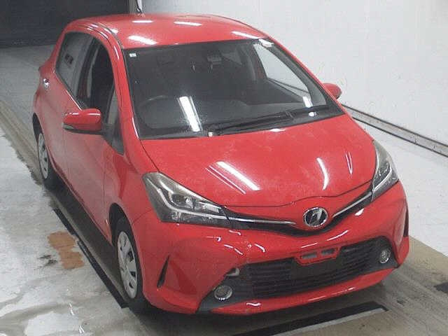 TOYOTA VITZ — фото