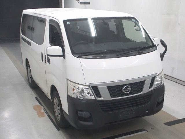 NISSAN CARAVAN — фото