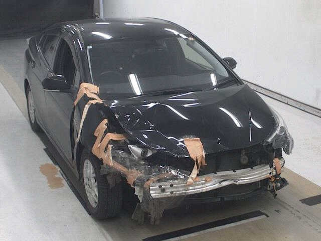 TOYOTA PRIUS — фото