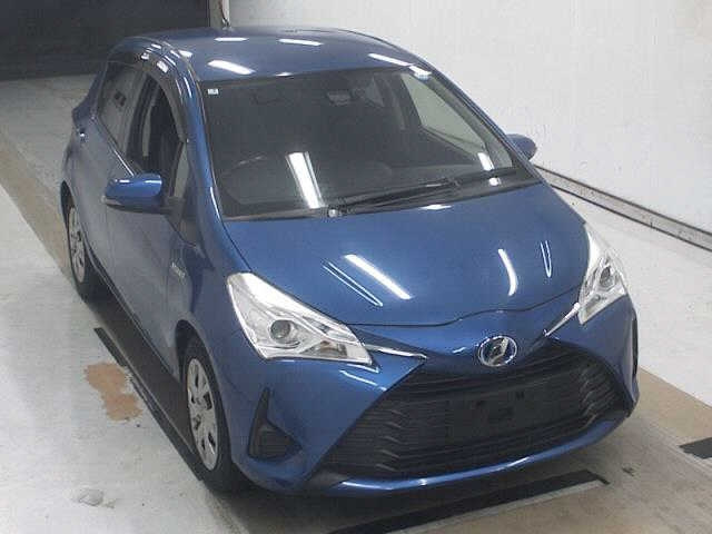 TOYOTA VITZ — фото