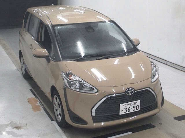 TOYOTA SIENTA — фото