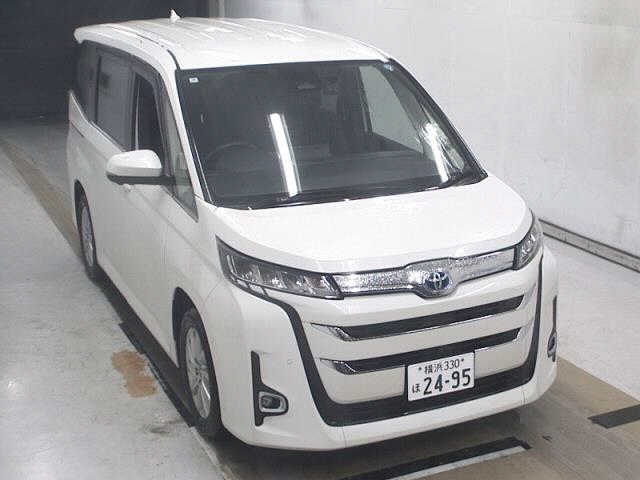 TOYOTA NOAH — фото