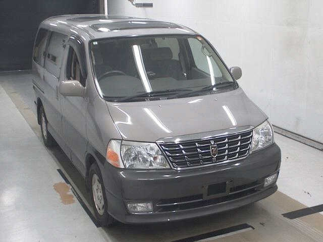 TOYOTA HIACE — фото