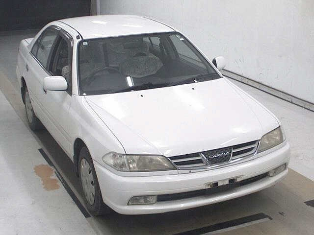 TOYOTA CARINA — фото