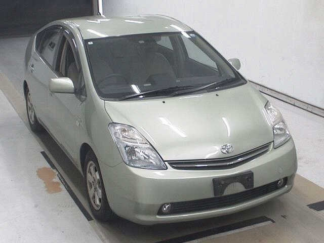 TOYOTA PRIUS — фото