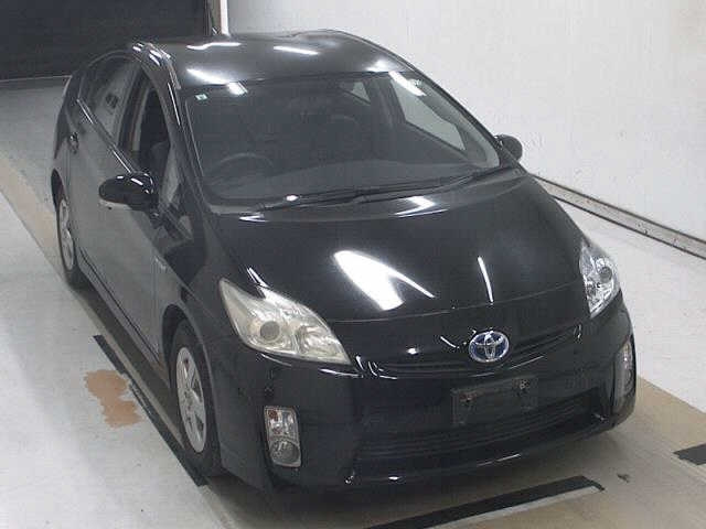 TOYOTA PRIUS — фото