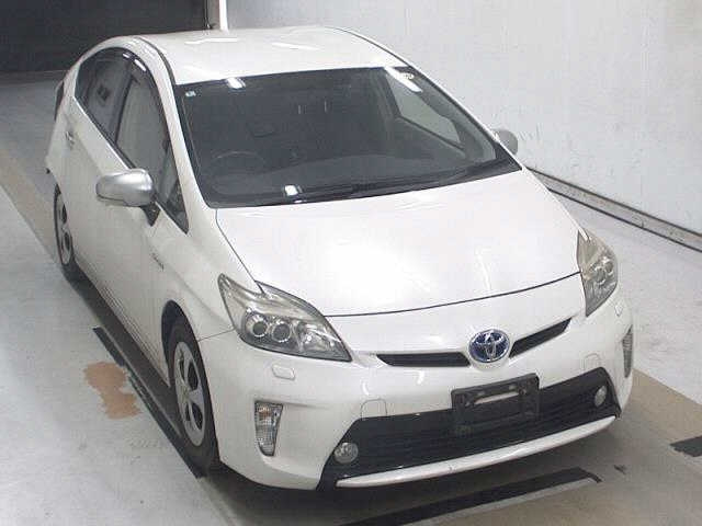 TOYOTA PRIUS — фото