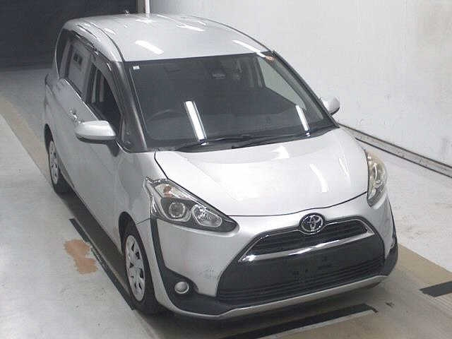 TOYOTA SIENTA — фото