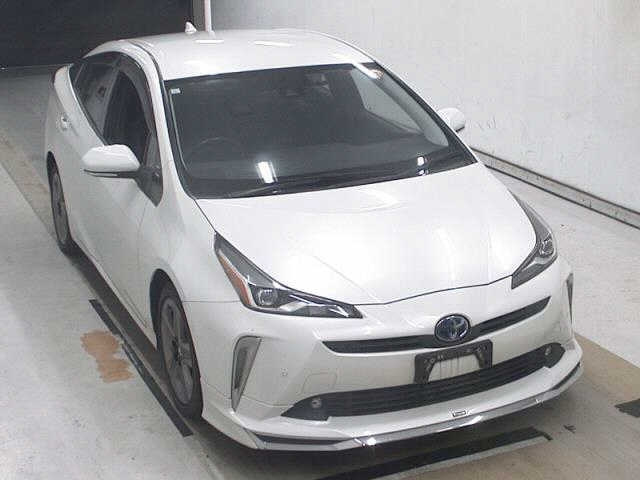 TOYOTA PRIUS — фото