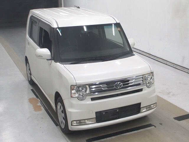 TOYOTA PIXIS — фото