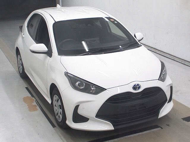 TOYOTA YARIS — фото