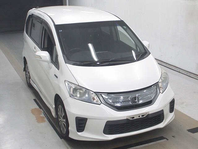 HONDA FREED — фото
