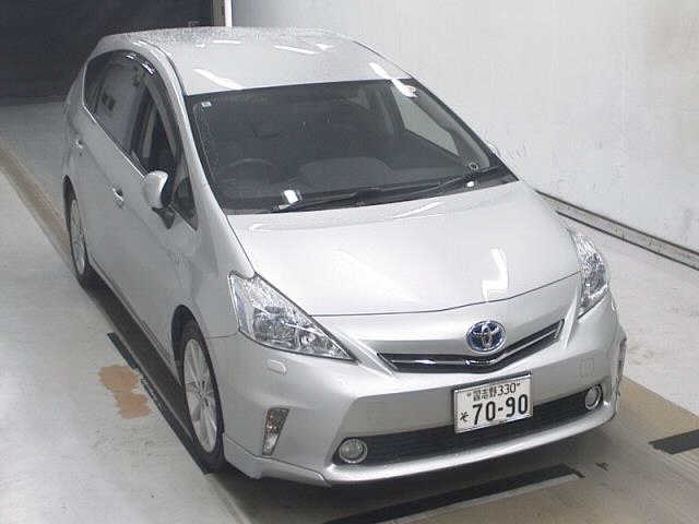 TOYOTA PRIUS — фото